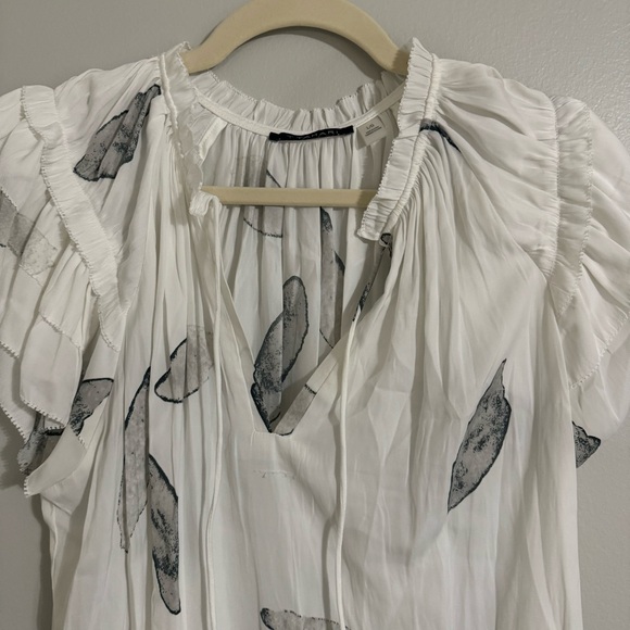 T Tahari White and Black Blouse - Picture 2 of 4